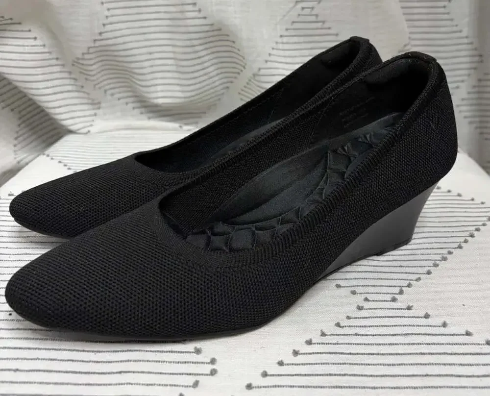 Vivaia Aria Pointed Toe Wedge Slip On Shoes Women’s Size 39.5 US 9.5 Black